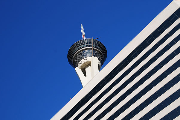 DSC_0065.jpg (4288x2848) NIKON D300 - 18-200mm f/3.5-5.6 // F8 // 1/250 sec // ISO 200 // 31,0 mm // no Flash // 2008:07:03 18:28:16 DSC_0065.jpg (4288x2848) NIKON D300 - 18-200mm f/3.5-5.6 // F8 // 1/250 sec // ISO 200 // 31,0 mm // no Flash // 2008:07:03 18:28:16